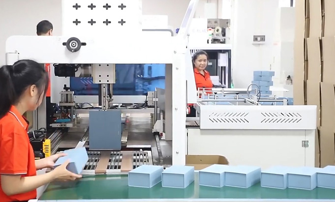 約2 China Custom Boxes Factory