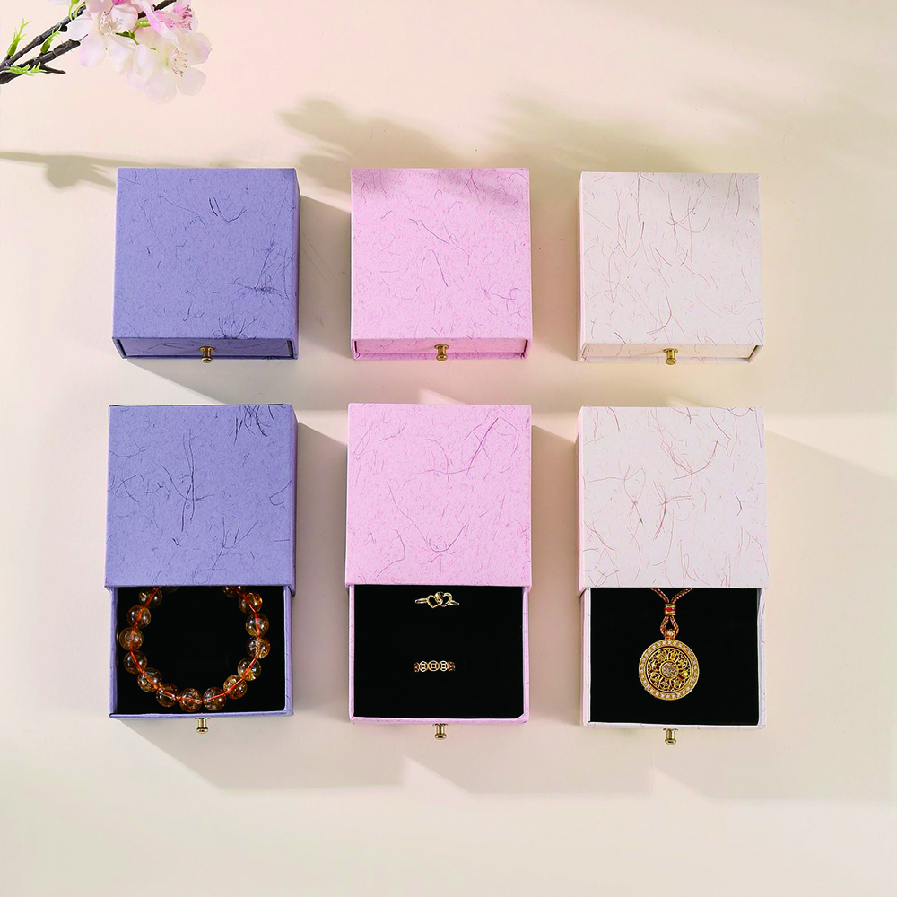 ODM Pudełka z szufladami na papier do bransoletek Charm Brooch Lapel Pin 4 Pudełka z szufladami papierowymi ODM na bransoletkę z łańcuszkiem Broszka Szpilka do klapy