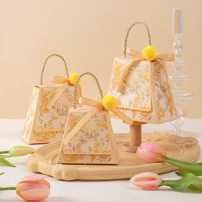 Tips and Tricks for Ravishing Custom Makeup Boxes