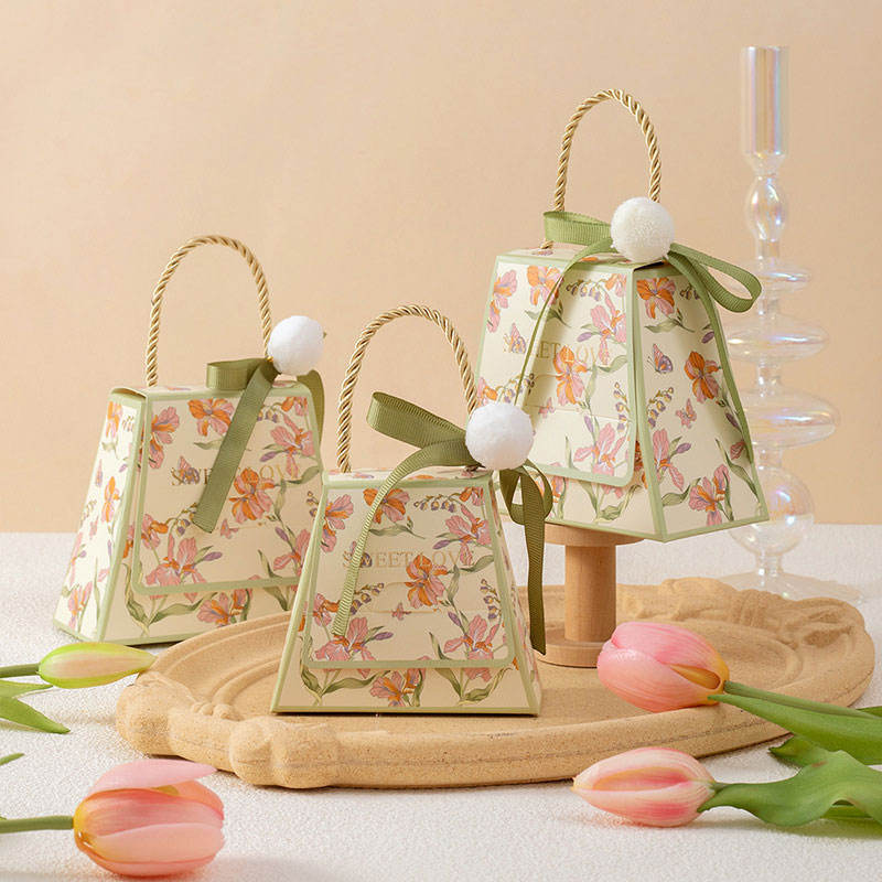 Tips and Tricks for Ravishing Custom Makeup Boxes