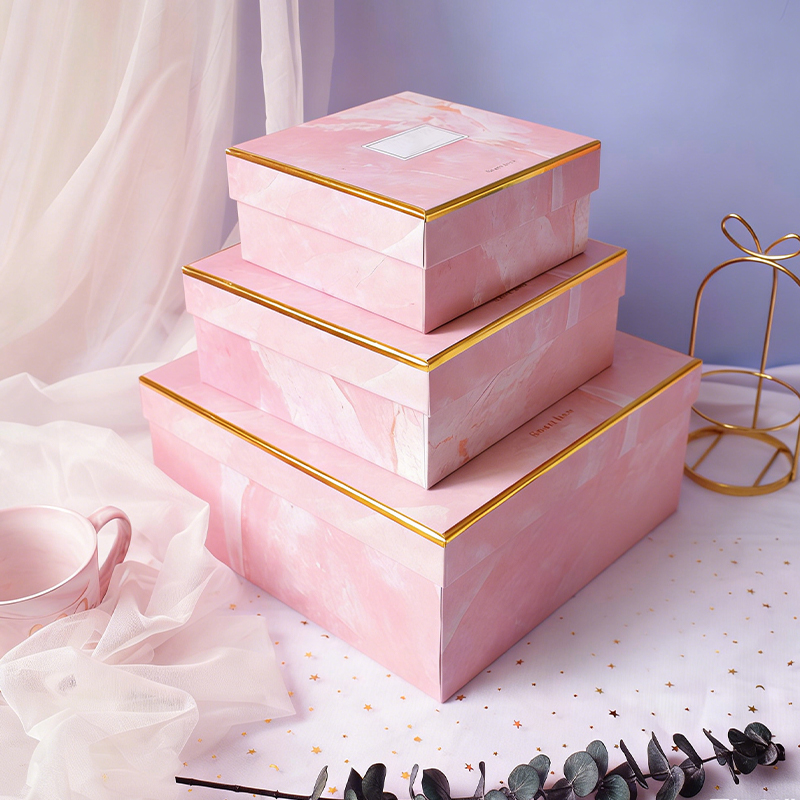 Yüz Kremleri ve Nemlendiriciler için En İyi Ambalaj Kutuları