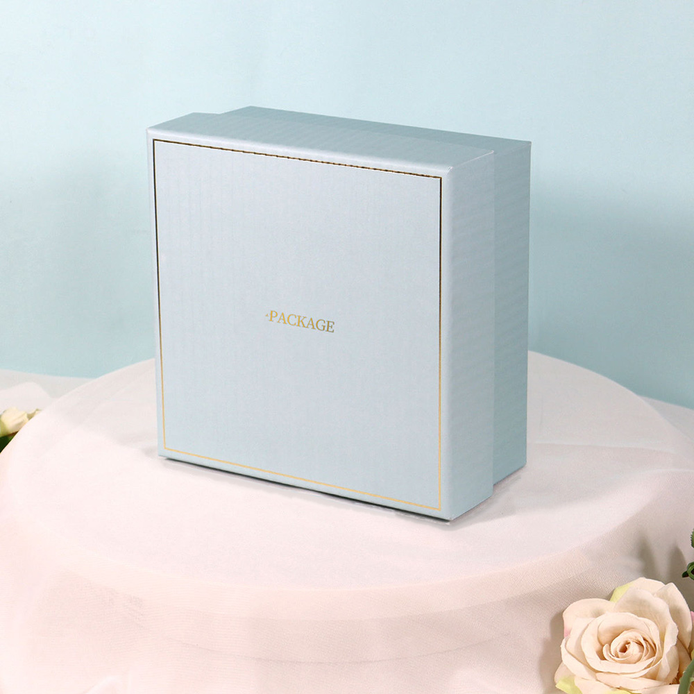 How to Make Your Candle Packaging Look Premium