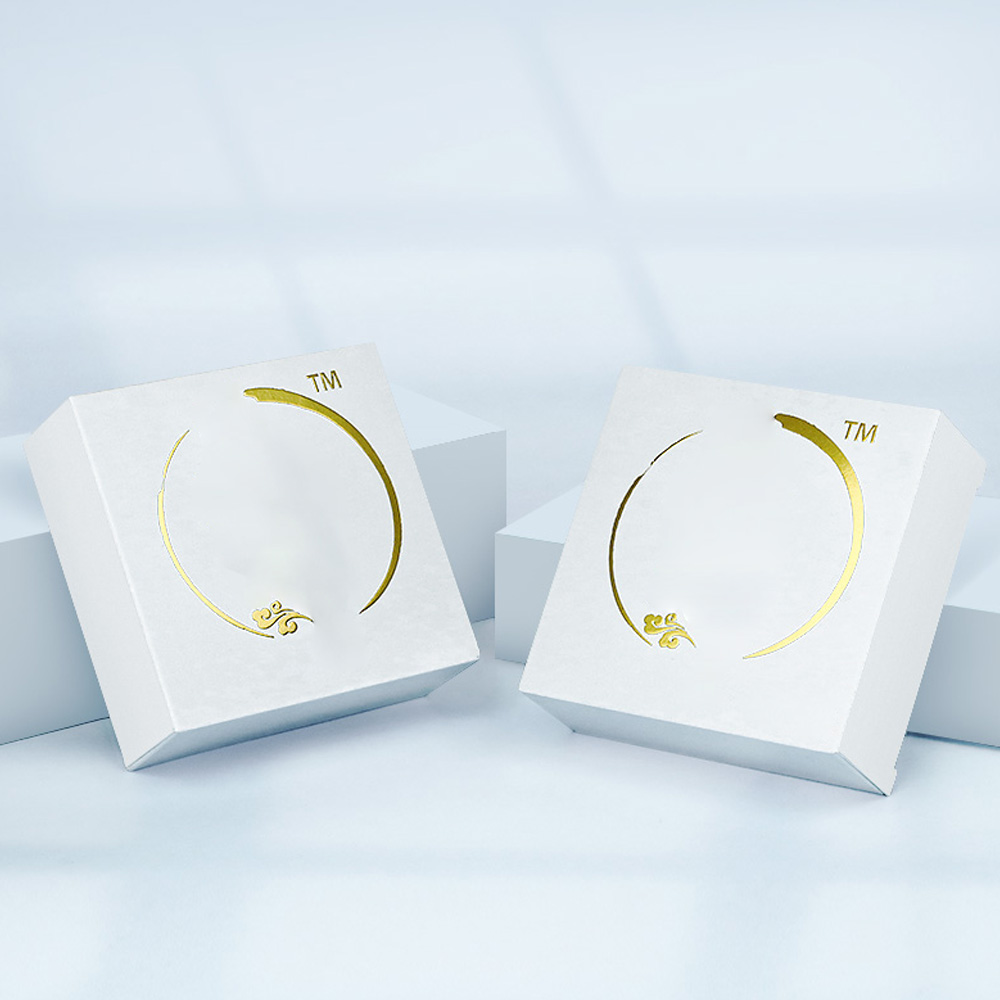 Personalized Candle Packaging for Your Brand Success 2 Personalized Candle Packaging for Your Brand Success