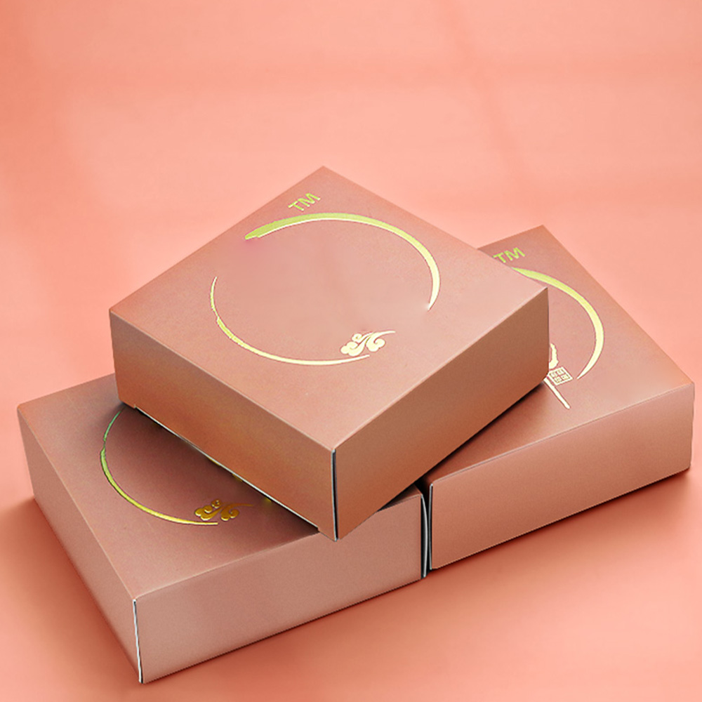 Home 62 Personalized Candle Packaging for Your Brand Success